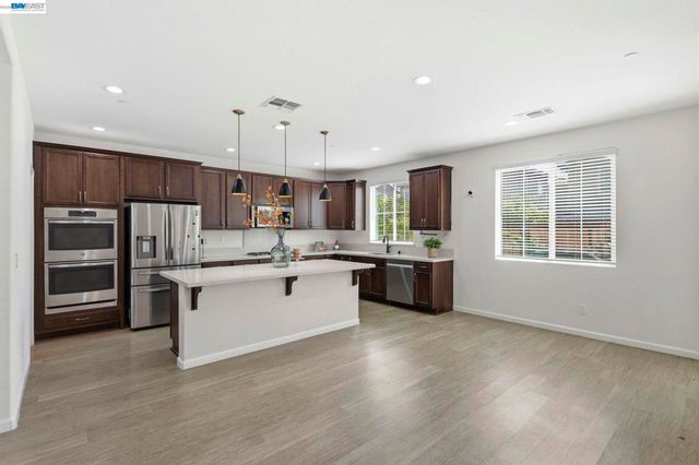 1446 S Terra Verde St, Mountain House, CA 95391