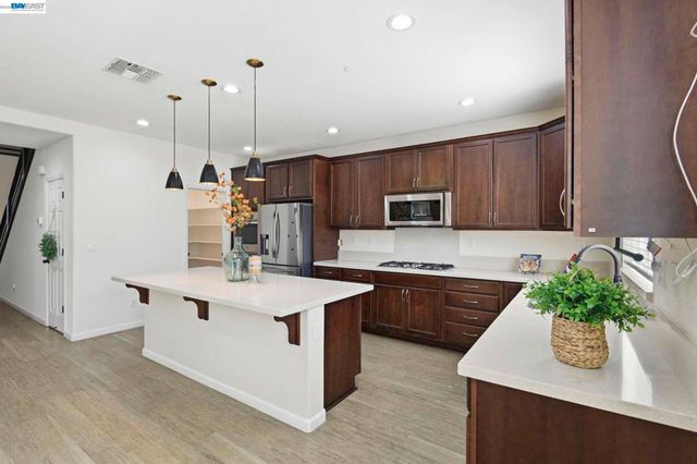 1446 S Terra Verde St, Mountain House, CA 95391