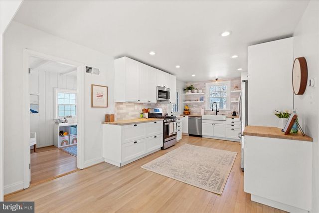 6110 WELBORN DR, Bethesda, MD 20816