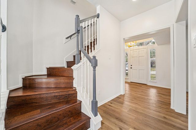 1808 N Mission Circle, Friendswood, TX 77546