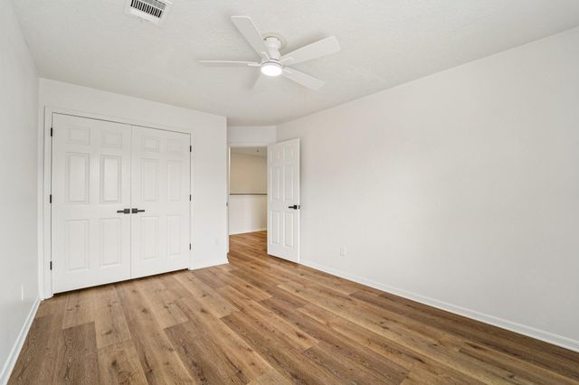 1808 N Mission Circle, Friendswood, TX 77546