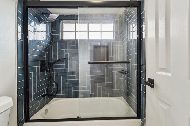 1808 N Mission Circle, Friendswood, TX 77546