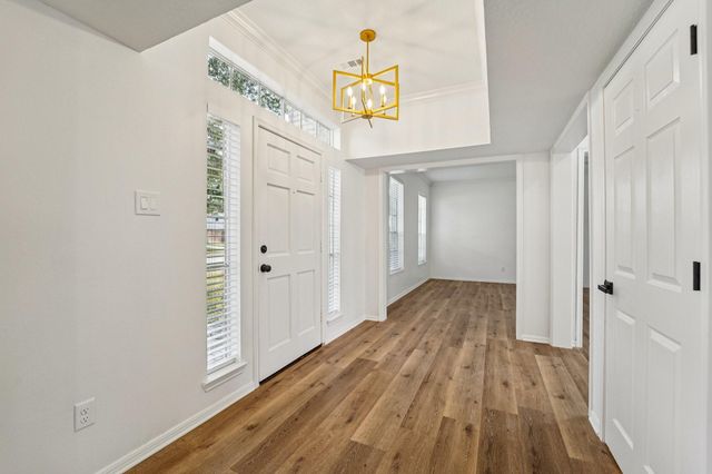 1808 N Mission Circle, Friendswood, TX 77546