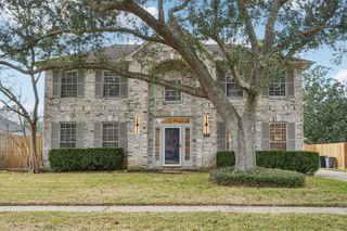 1808 N Mission Circle, Friendswood, TX 77546