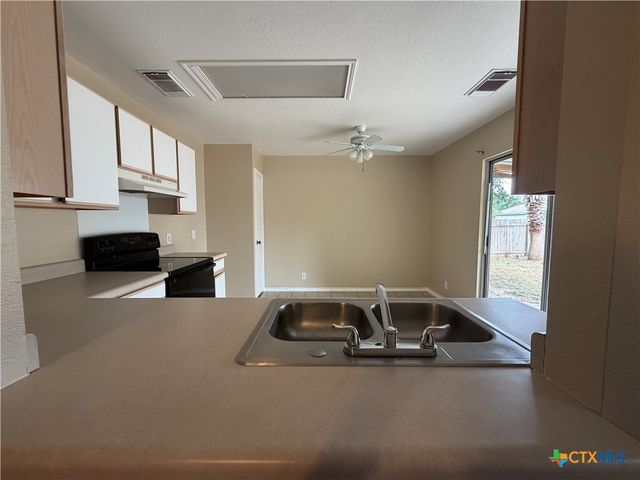 3406 Sante Fe Trail, Seguin, TX 78155