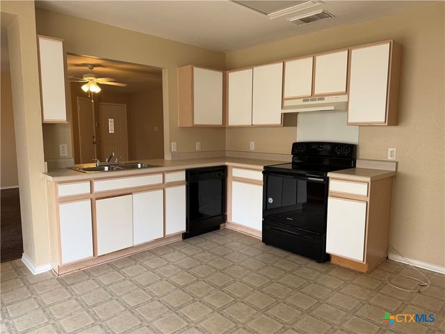 3406 Sante Fe Trail, Seguin, TX 78155