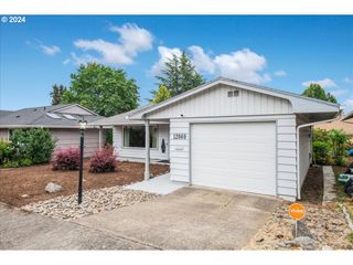 12040 Sw KING GEORGE Dr, Portland, OR 97224