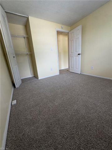 1337 Peabody DR, Hampton, VA 23666