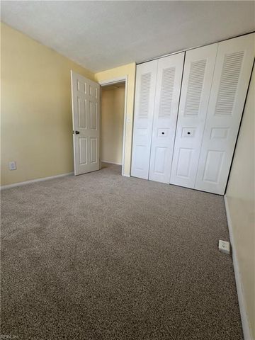 1337 Peabody DR, Hampton, VA 23666