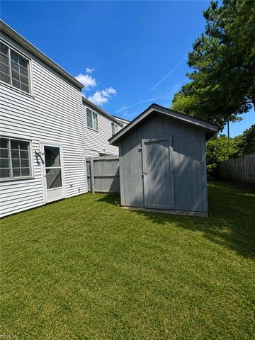 1337 Peabody DR, Hampton, VA 23666
