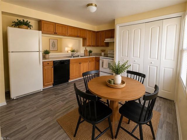 1337 Peabody DR, Hampton, VA 23666