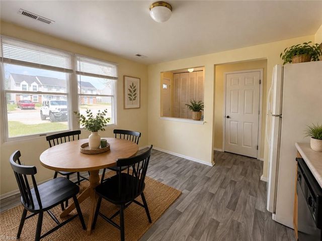 1337 Peabody DR, Hampton, VA 23666
