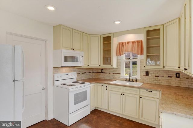 1406 SIMPSON FERRY RD, New Cumberland, PA 17070