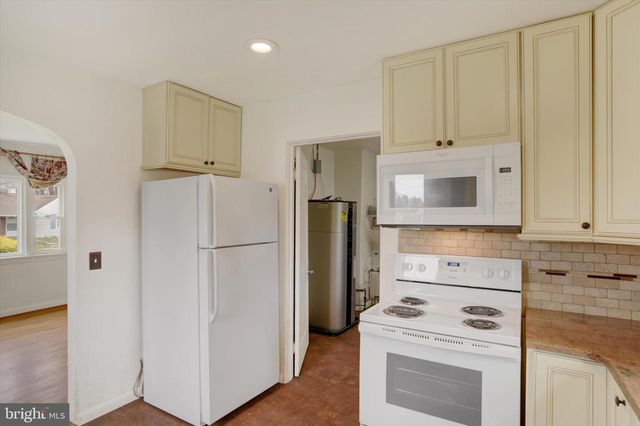 1406 SIMPSON FERRY RD, New Cumberland, PA 17070