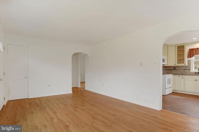 1406 SIMPSON FERRY RD, New Cumberland, PA 17070