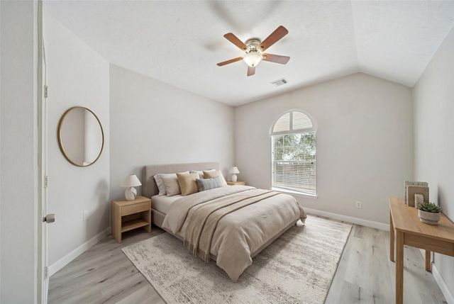 12310 Shadow Island Drive, Houston, TX 77082