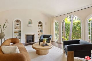 830 Robinson Street, Los Angeles, CA 90026