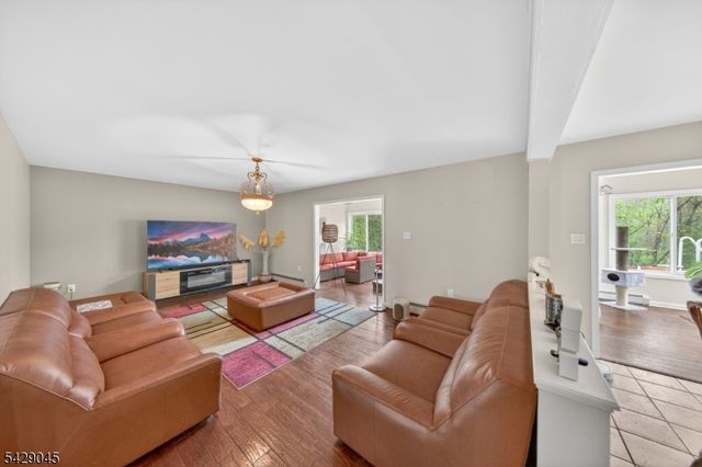 20 Willow Grove Ct, Ogdensburg Boro, NJ 07439