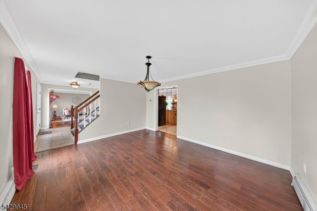 20 Willow Grove Ct, Ogdensburg Boro, NJ 07439