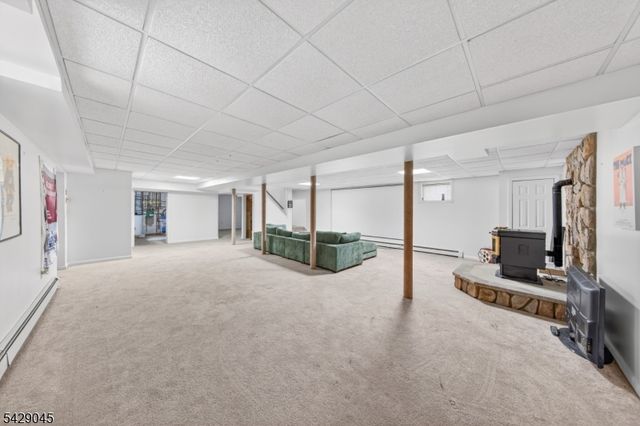 20 Willow Grove Ct, Ogdensburg Boro, NJ 07439