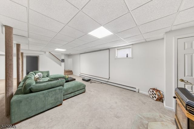 20 Willow Grove Ct, Ogdensburg Boro, NJ 07439