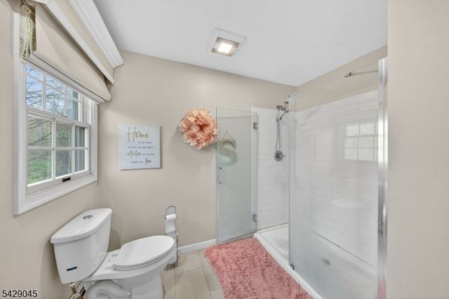 20 Willow Grove Ct, Ogdensburg Boro, NJ 07439