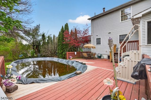 20 Willow Grove Ct, Ogdensburg Boro, NJ 07439