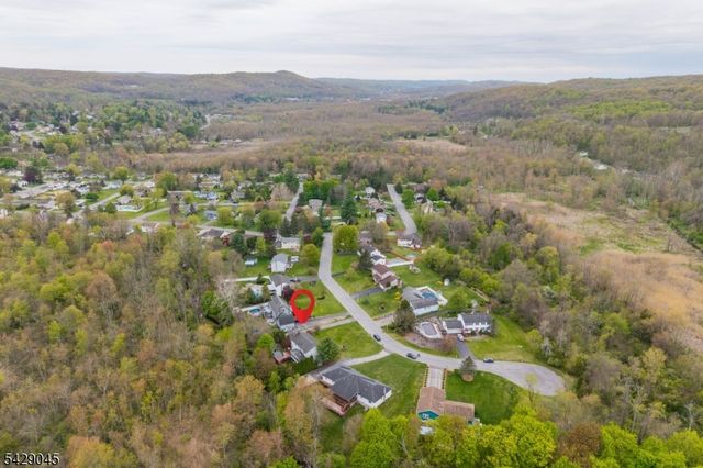 20 Willow Grove Ct, Ogdensburg Boro, NJ 07439