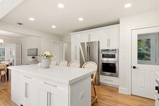 34 Old Field Road, Setauket, NY 11733