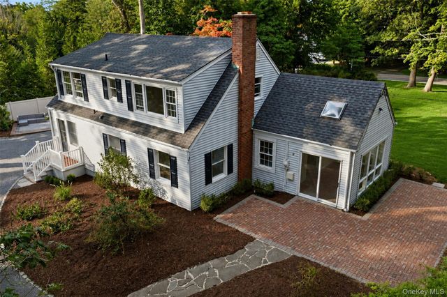 34 Old Field Road, Setauket, NY 11733
