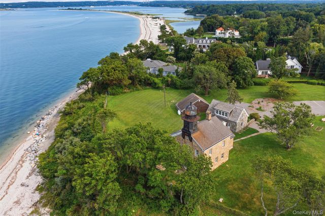 34 Old Field Road, Setauket, NY 11733