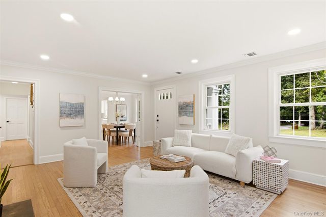 34 Old Field Road, Setauket, NY 11733