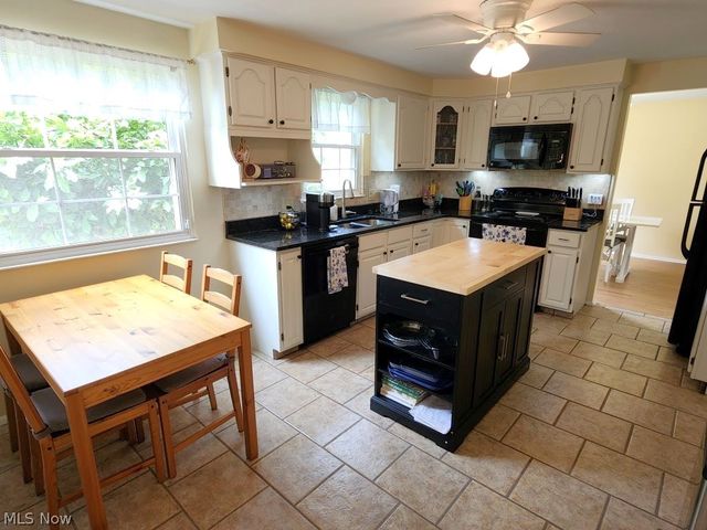 900 Berkshire Drive, Macedonia, OH 44056