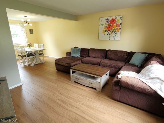 900 Berkshire Drive, Macedonia, OH 44056
