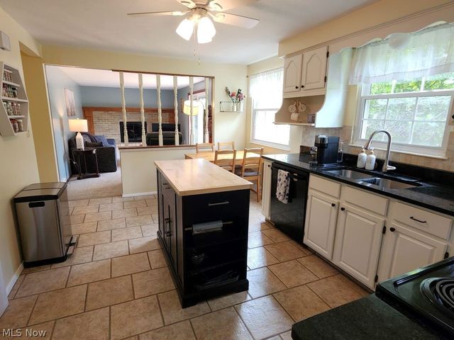 900 Berkshire Drive, Macedonia, OH 44056