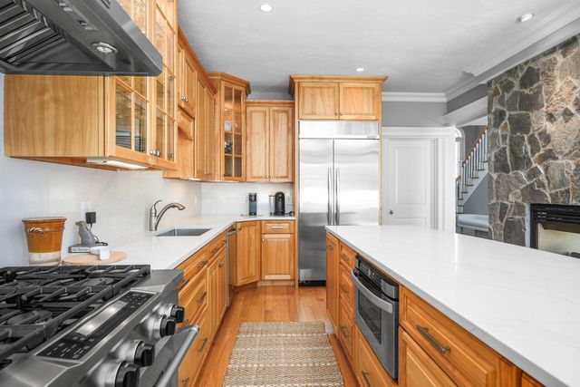 16 Quinns Way, Mashpee, MA 02649