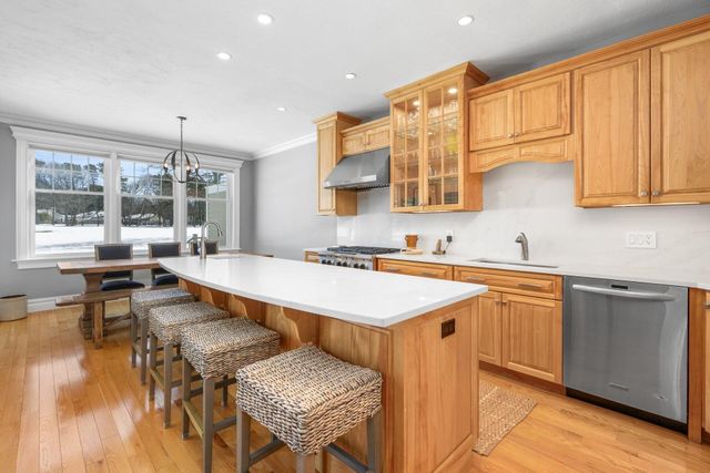 16 Quinns Way, Mashpee, MA 02649