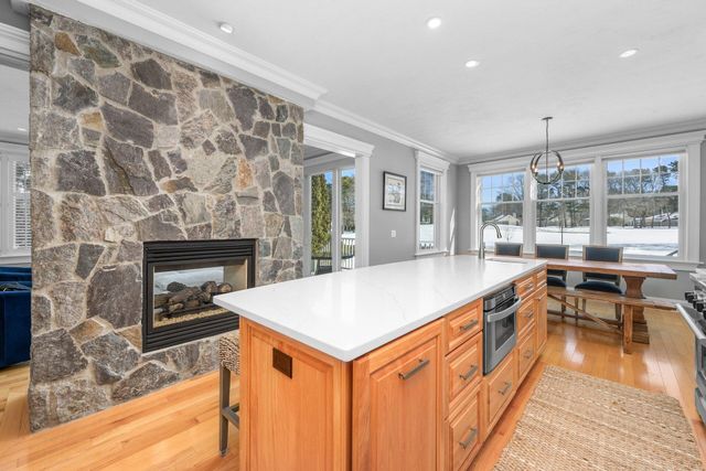 16 Quinns Way, Mashpee, MA 02649