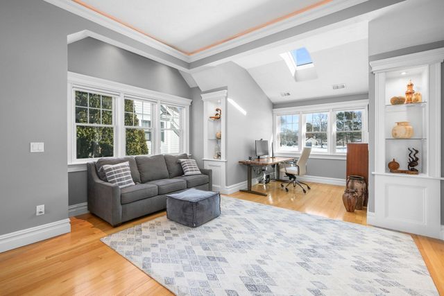 16 Quinns Way, Mashpee, MA 02649