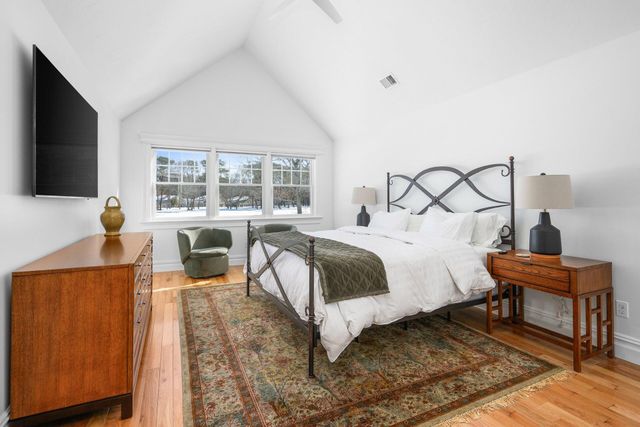 16 Quinns Way, Mashpee, MA 02649