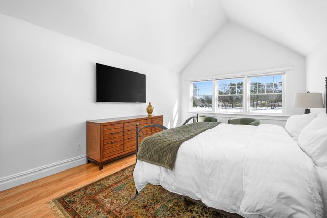 16 Quinns Way, Mashpee, MA 02649