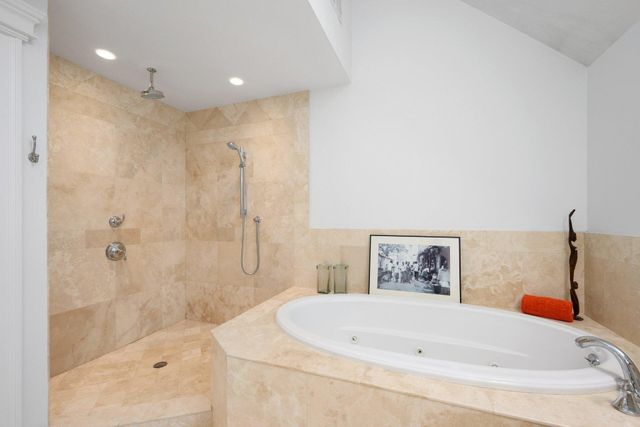 16 Quinns Way, Mashpee, MA 02649