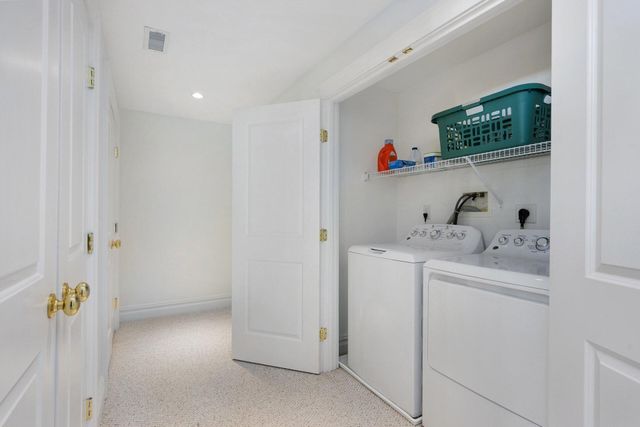 16 Quinns Way, Mashpee, MA 02649