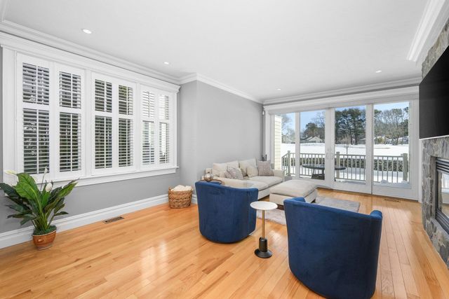 16 Quinns Way, Mashpee, MA 02649