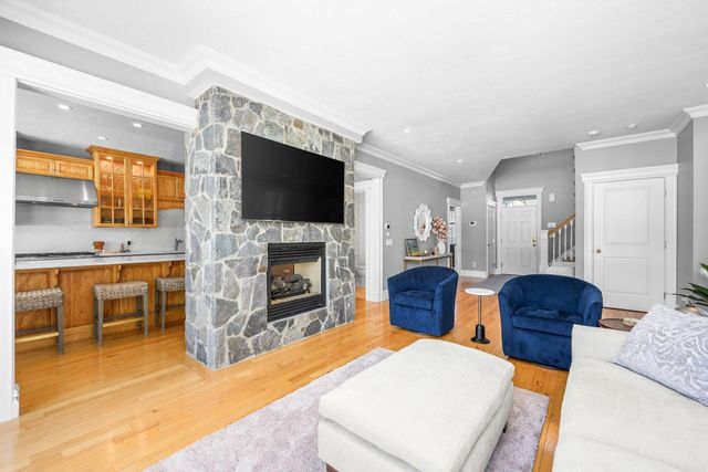 16 Quinns Way, Mashpee, MA 02649
