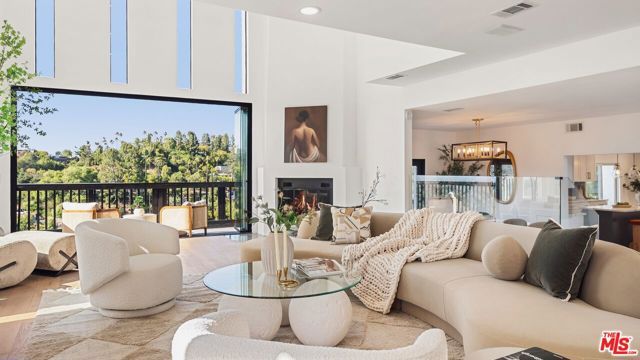 11559 Dona Teresa Drive, Studio City (los Angeles), CA 91604