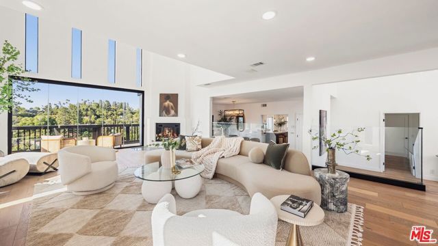 11559 Dona Teresa Drive, Studio City (los Angeles), CA 91604