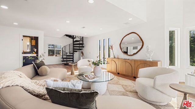 11559 Dona Teresa Drive, Studio City (los Angeles), CA 91604
