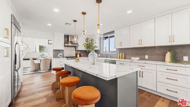 11559 Dona Teresa Drive, Studio City (los Angeles), CA 91604