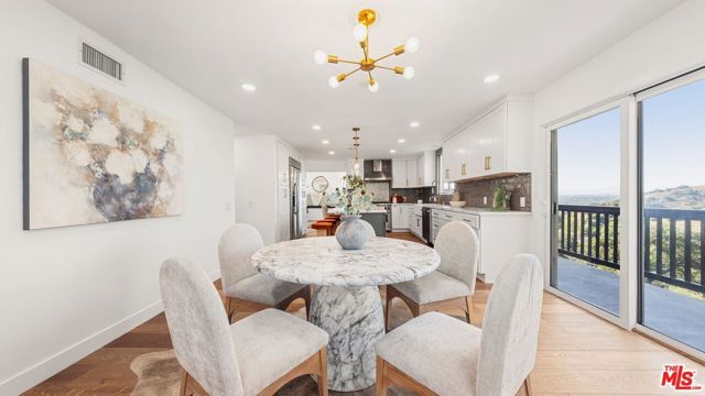 11559 Dona Teresa Drive, Studio City (los Angeles), CA 91604